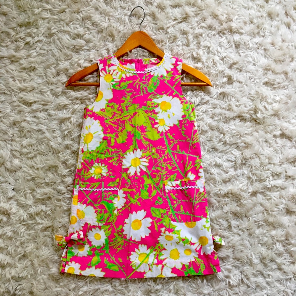 Lilly Pulitzer girls dress EUC size 14. Cotton,fully lined.Matching dresses too!